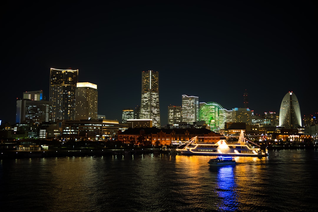 横浜みなとみらいの夜景（イメージ）